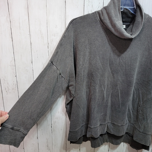 PINK Victoria's Secret Women Oversized Cowl Neck Pullover Sweater Washed Gray M. - Picture 4 of 8